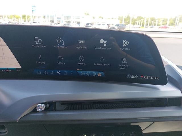 2026 Cadillac VISTIQ Luxury