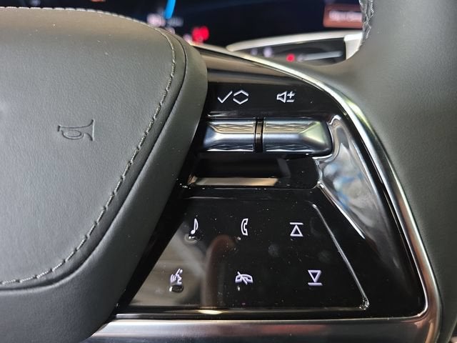 2027 Cadillac VISTIQ Platinum