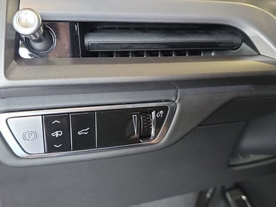 2027 Cadillac VISTIQ Platinum