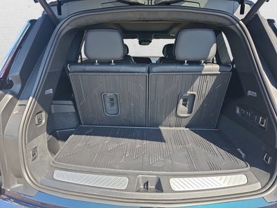 2026 Cadillac VISTIQ Platinum