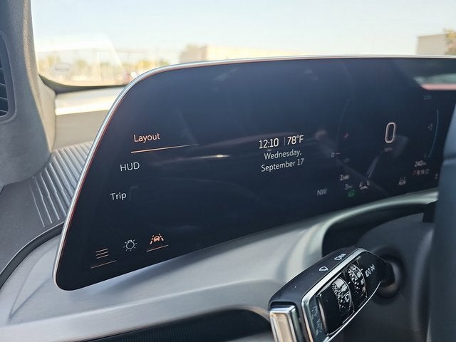 2026 Cadillac VISTIQ Platinum