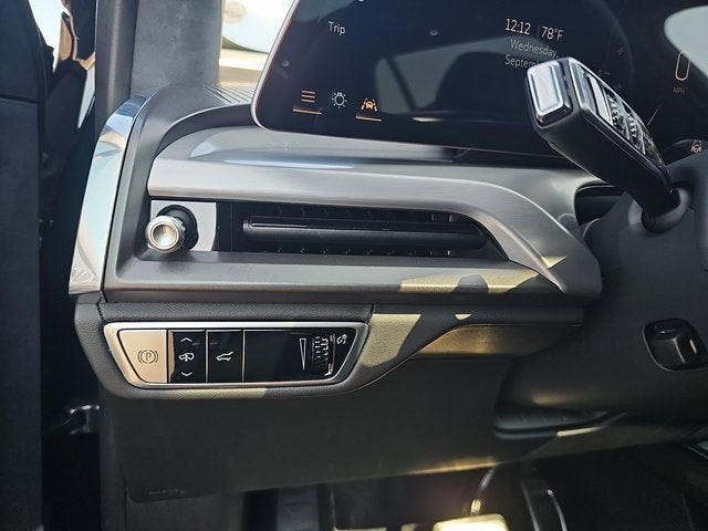 2026 Cadillac VISTIQ Platinum