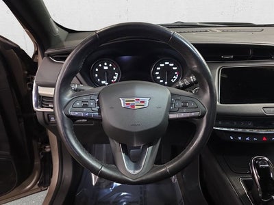 2022 Cadillac XT4 Premium Luxury