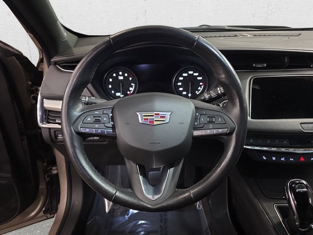 2022 Cadillac XT4 Premium Luxury