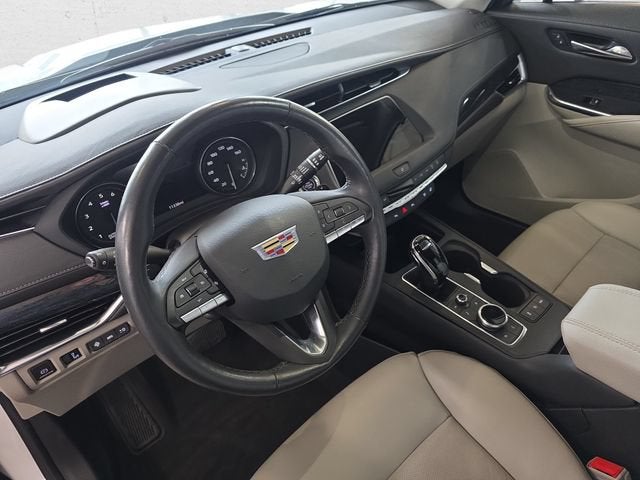 2023 Cadillac XT4 Premium Luxury