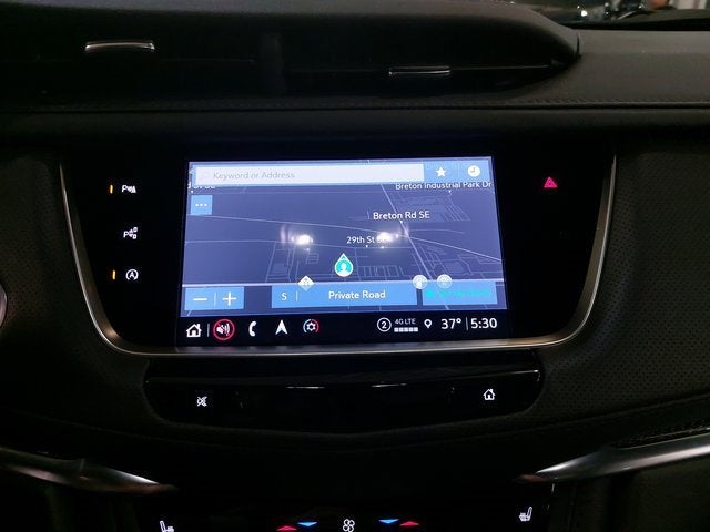 2025 Cadillac XT5 Sport