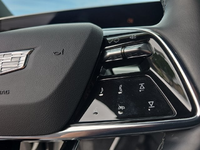 2024 Cadillac LYRIQ Luxury 1