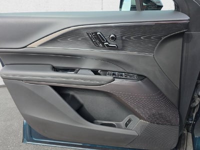 2024 Cadillac LYRIQ Luxury 1