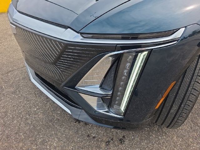 2024 Cadillac LYRIQ Luxury 1