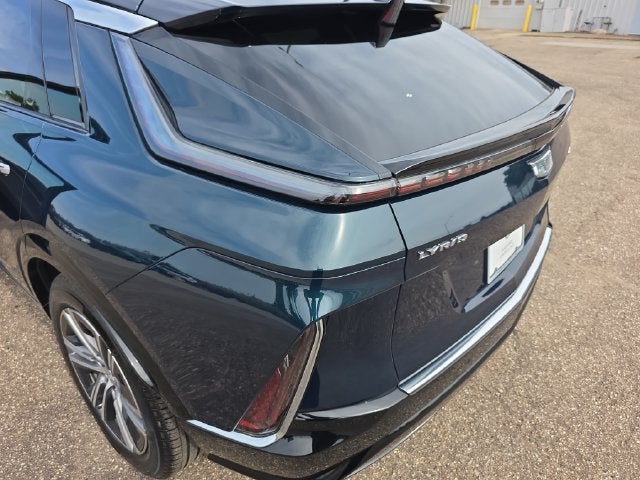2024 Cadillac LYRIQ Luxury 1