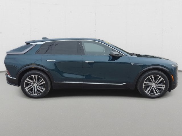 2024 Cadillac LYRIQ Luxury 1