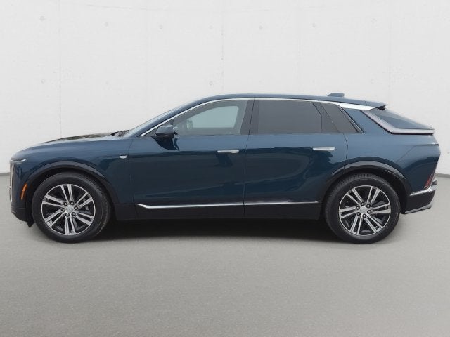 2024 Cadillac LYRIQ Luxury 1