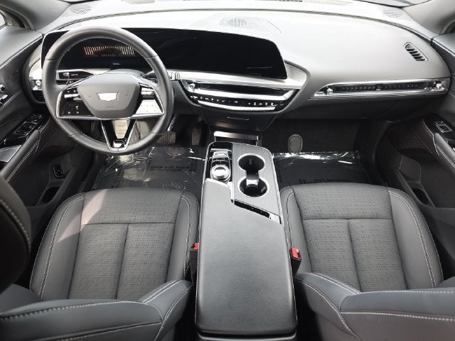 2024 Cadillac LYRIQ Luxury 1