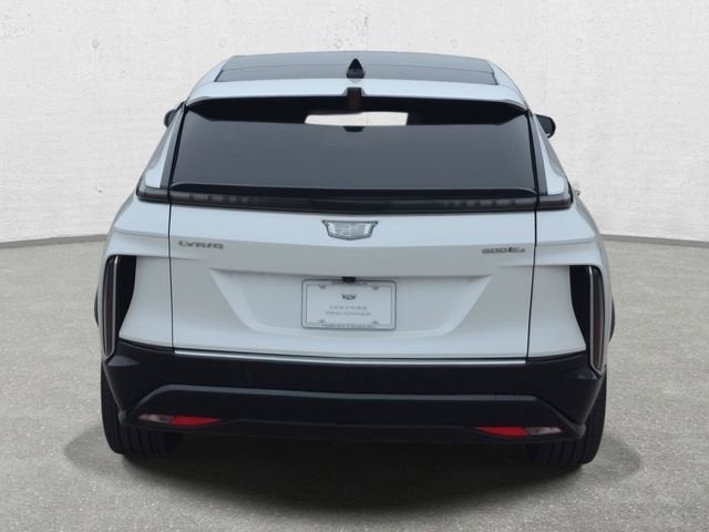 2024 Cadillac LYRIQ Luxury 2