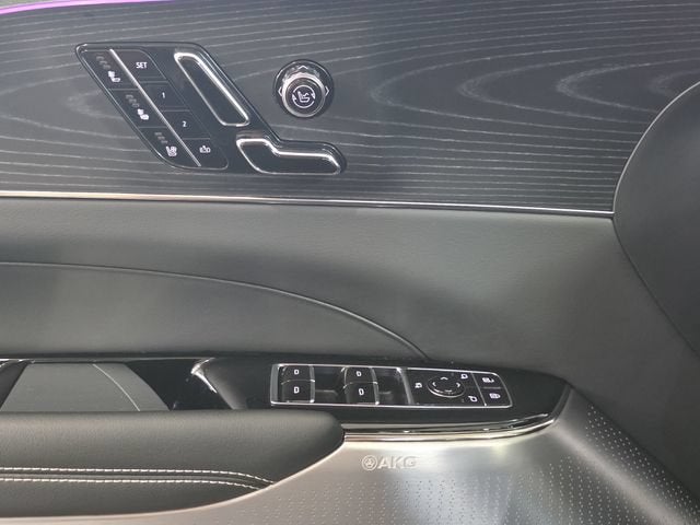 2024 Cadillac LYRIQ Sport 2