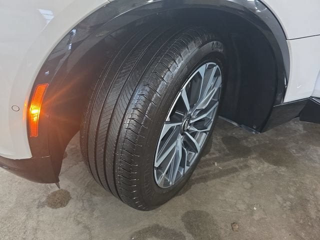 2024 Cadillac LYRIQ Sport 2