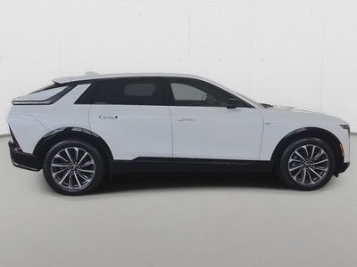 2024 Cadillac LYRIQ Sport 2