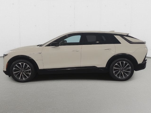 2024 Cadillac LYRIQ Sport 2