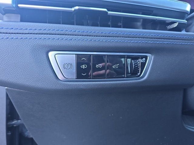 2026 Cadillac ESCALADE IQL Sport