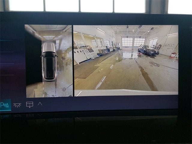 2025 Cadillac ESCALADE IQ Luxury 2