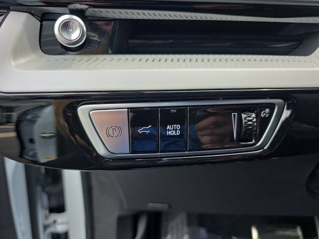 2027 Cadillac OPTIQ Luxury