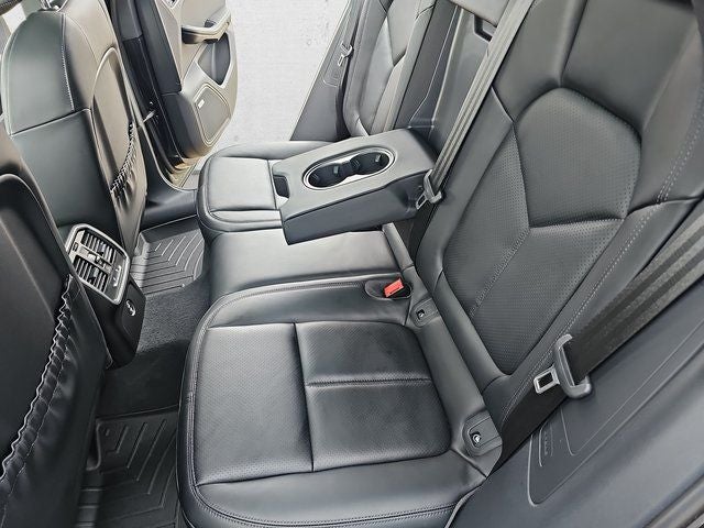 2024 Porsche Macan AWD