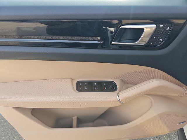 2023 Porsche Cayenne AWD