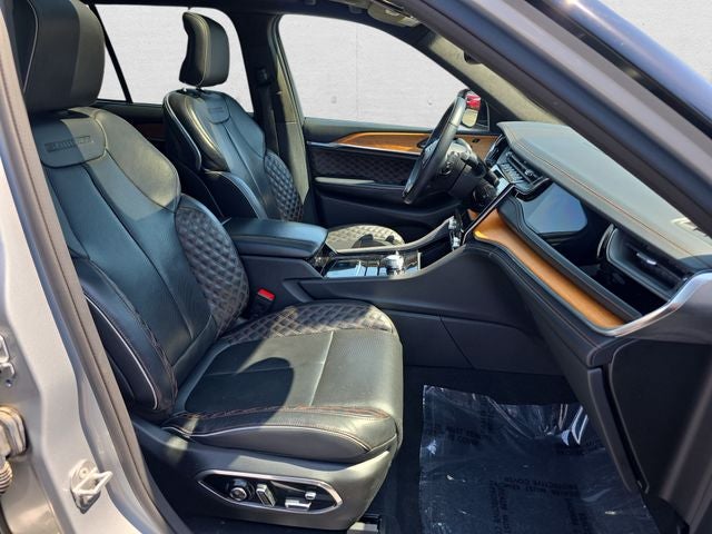 2022 Jeep Grand Cherokee Summit