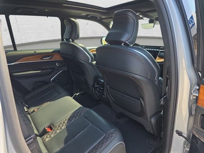 2022 Jeep Grand Cherokee Summit