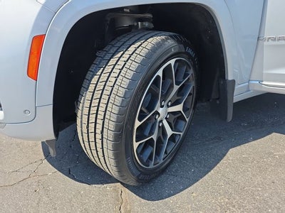 2022 Jeep Grand Cherokee Summit