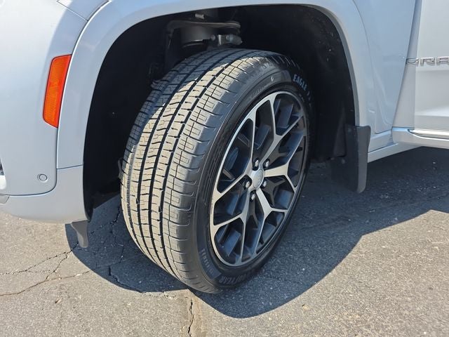 2022 Jeep Grand Cherokee Summit