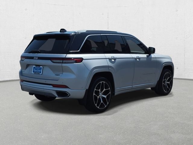 2022 Jeep Grand Cherokee Summit
