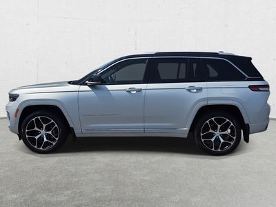 2022 Jeep Grand Cherokee Summit
