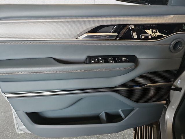 2023 Jeep Grand Wagoneer Series III