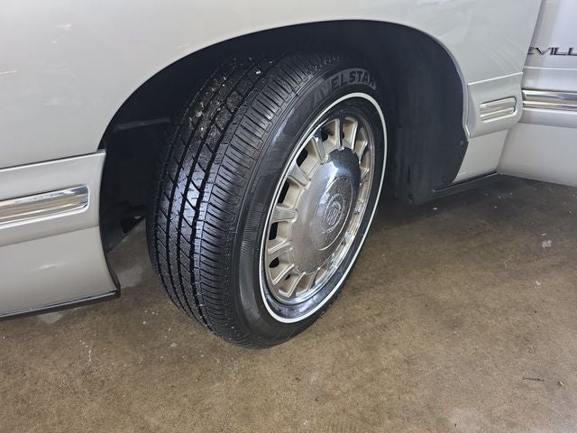 1999 Cadillac DeVille Base