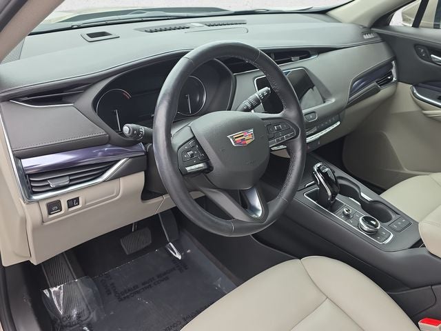 2023 Cadillac XT4 Luxury