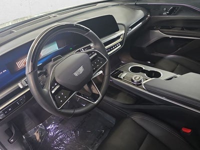 2024 Cadillac LYRIQ Luxury 2