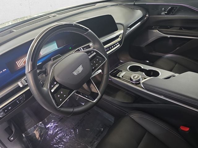 2024 Cadillac LYRIQ Luxury 2