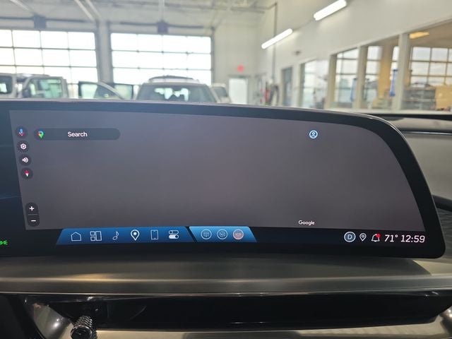 2024 Cadillac LYRIQ Luxury 2