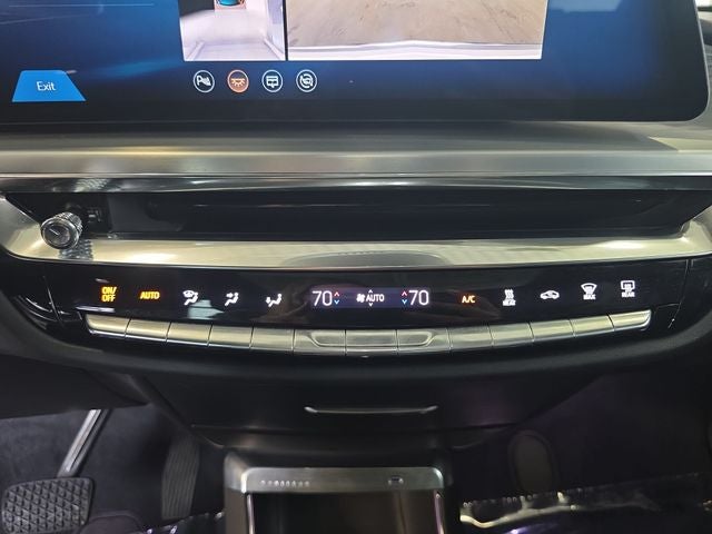 2024 Cadillac LYRIQ Luxury 2