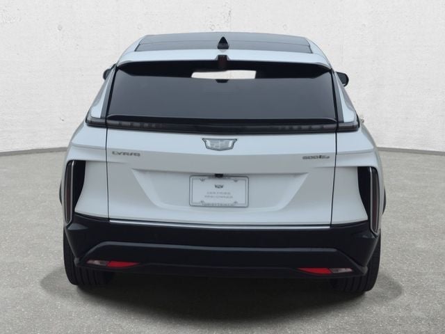 2024 Cadillac LYRIQ Luxury 2