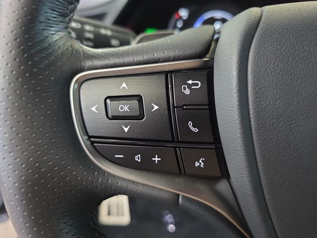 2024 Lexus ES 300h F SPORT Handling