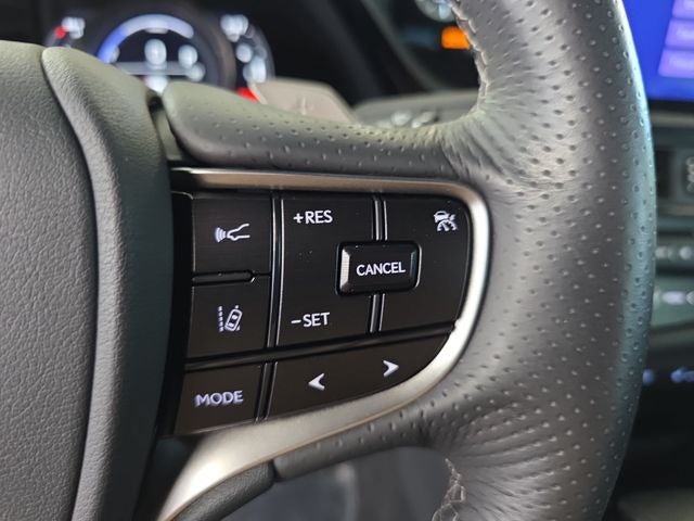 2024 Lexus ES 300h F SPORT Handling