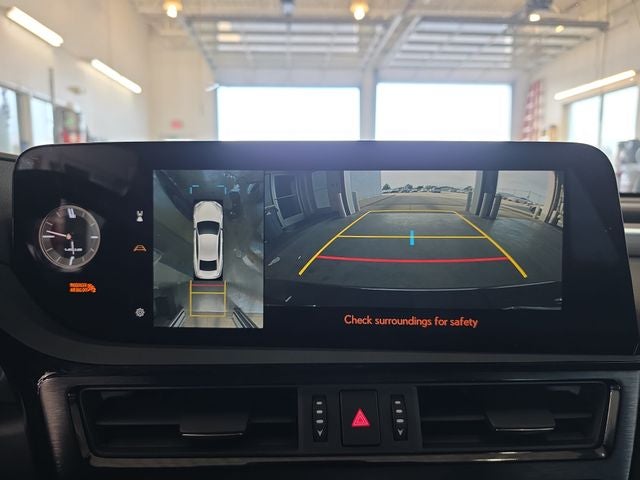 2024 Lexus ES 300h F SPORT Handling
