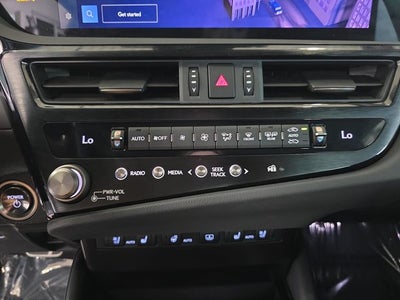 2024 Lexus ES 300h F SPORT Handling