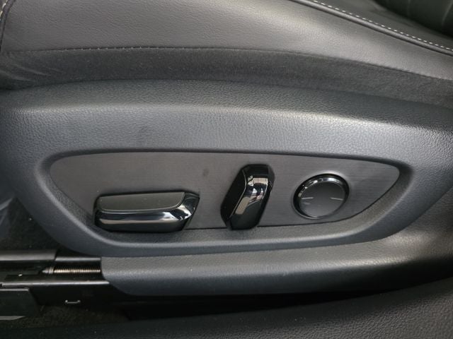 2024 Lexus ES 300h F SPORT Handling