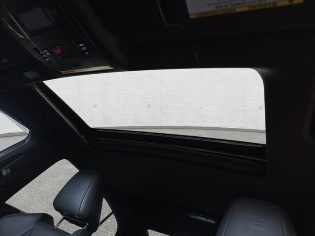 2024 Lexus ES 300h F SPORT Handling