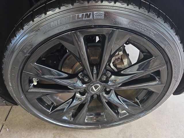 2024 Lexus ES 300h F SPORT Handling