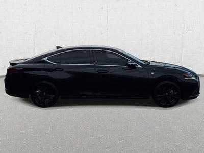 2024 Lexus ES 300h F SPORT Handling