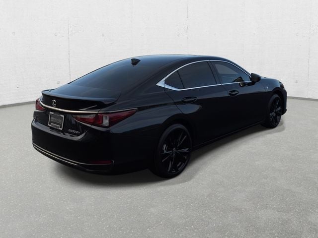2024 Lexus ES 300h F SPORT Handling